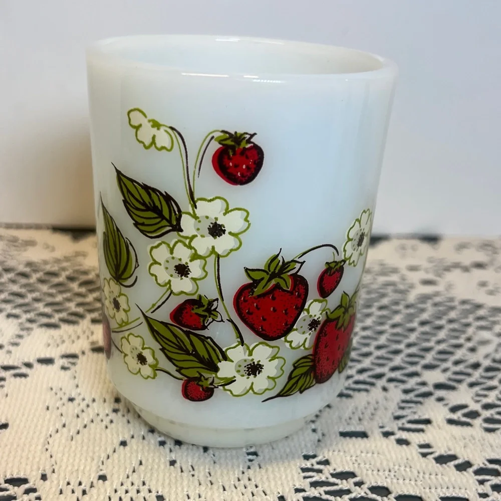 Strawberry Breakfast Anchor Hocking Strawberries Mug and OMC Strawberry Juice - Picture 1 of 14